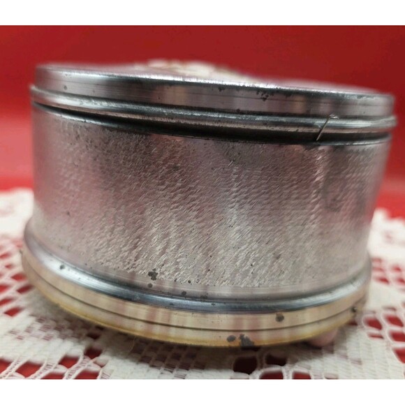 Vintage Musical Powder Box Puff  Round Aluminum Vanity Works ! - Picture 7 of 11